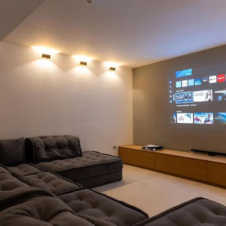 Seanatra Luxury Villa Ferma