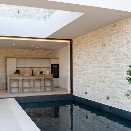 Villa Seanatra Luxury