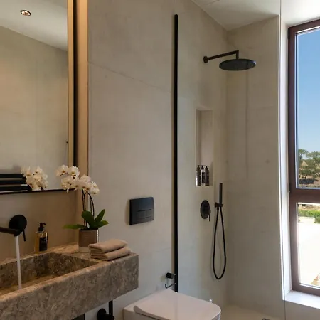 Seanatra Luxury Ferma